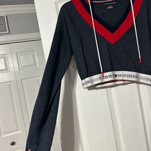 Tommy Hilfiger Women's Cropped Hoodie - Picture 7 of 15